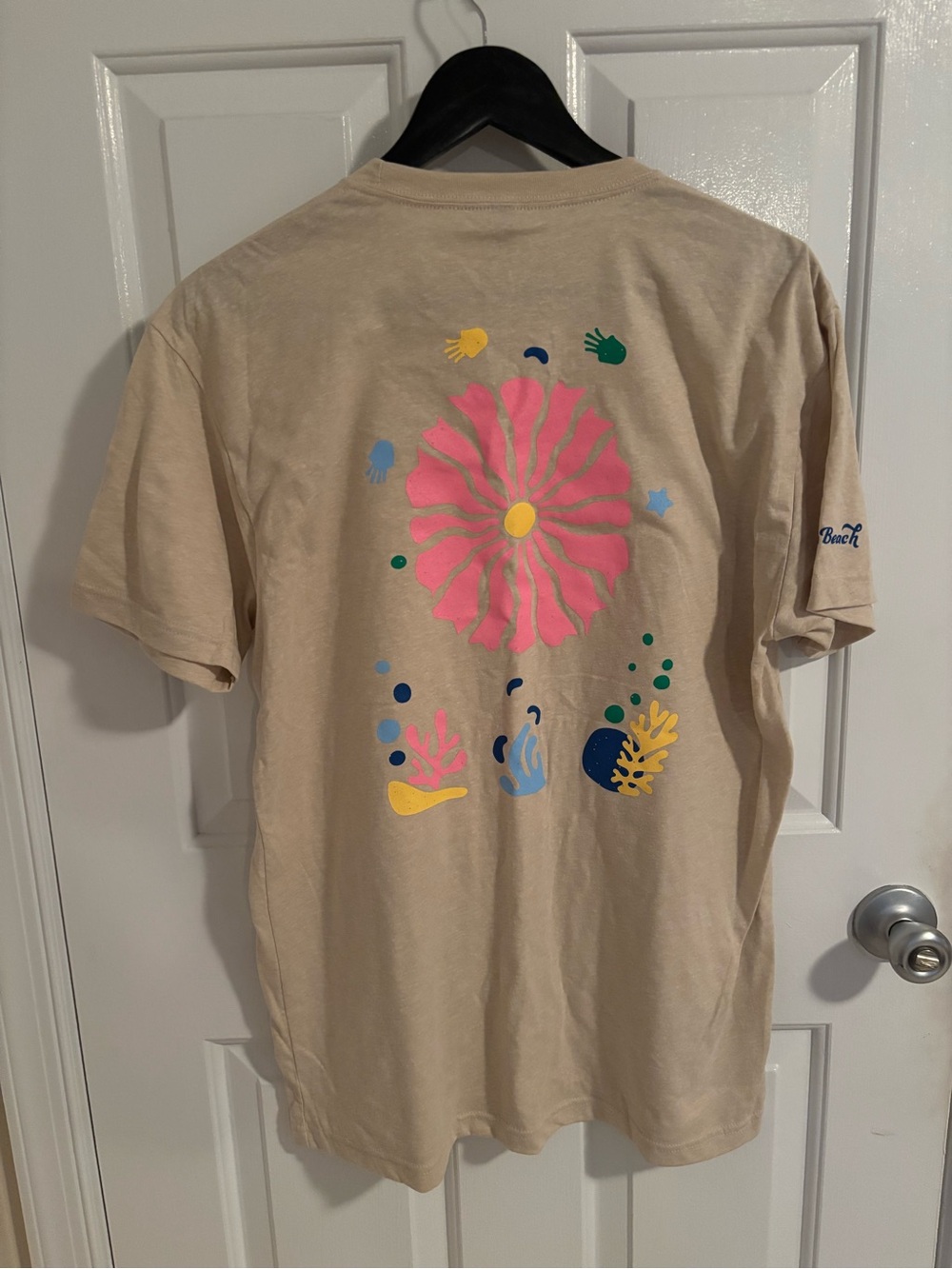 Make offer! Next Level Apparel VA Beach Beige Short Sleeve Graphic Tee Large